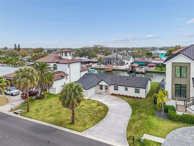 Building Photo - 3921 Versailles Dr