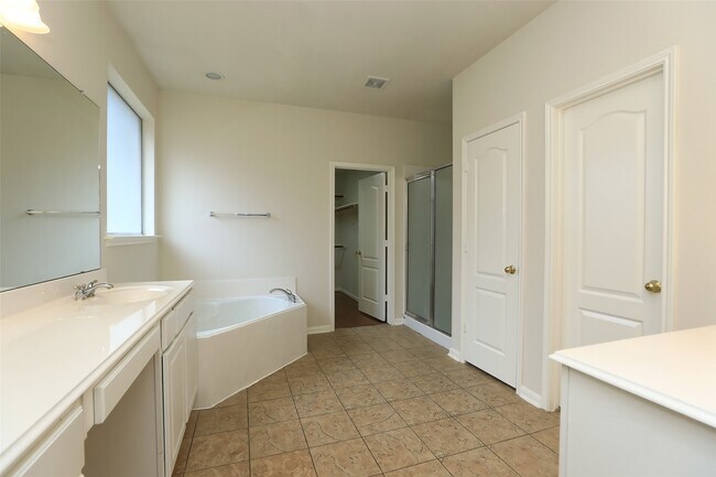 Building Photo - 6523 Trenton Lake Ln