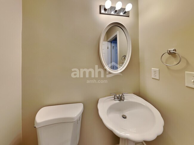 Building Photo - 204 Rankin Cir