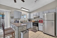 Building Photo - 3730 Greenwood Dr