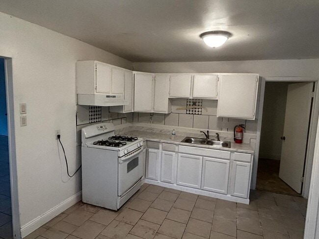 Building Photo - 509 N Wildwood Blvd