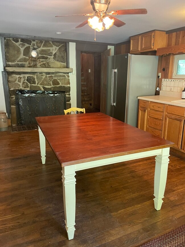 Building Photo - 1265 Barnardsville Hwy