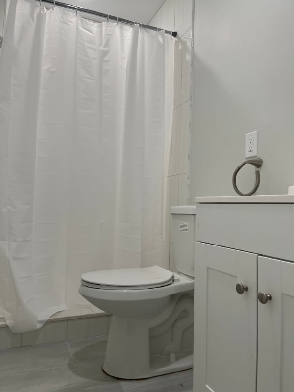 Building Photo - 106 S 42nd St