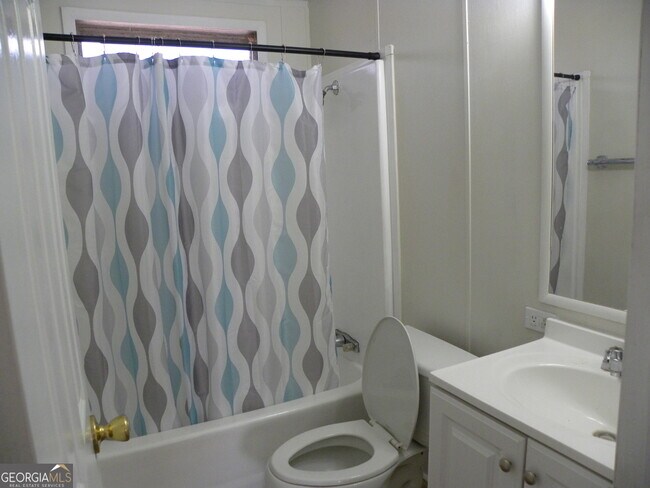 Building Photo - 297 Bell Acres Rd