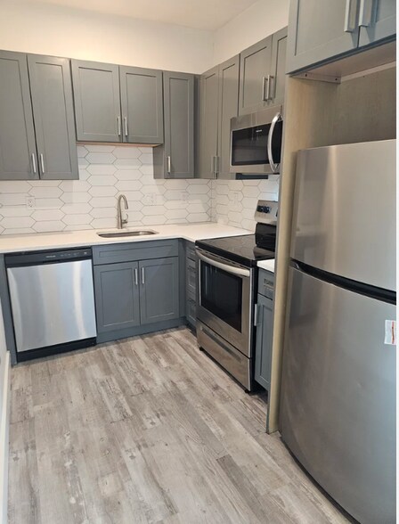 Building Photo - 1463 Dorchester Ave
