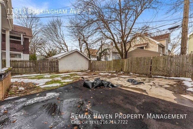 Building Photo - 11913 Buckingham Ave