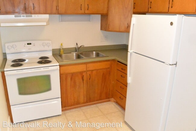 Building Photo - 675 E 5th Ave