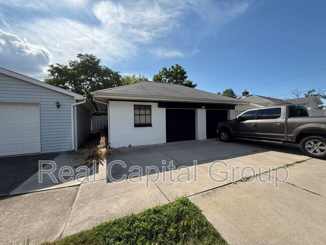 Building Photo - 2965 Jerauld Ave