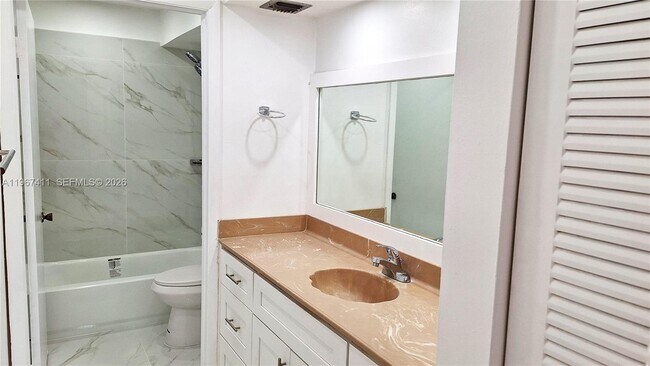 Building Photo - 10875 SW 112th Ave