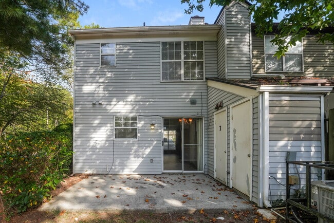 Building Photo - 1418 Stonegate Point