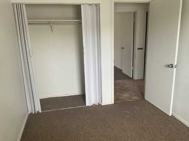 Building Photo - Large beautiful home for rent