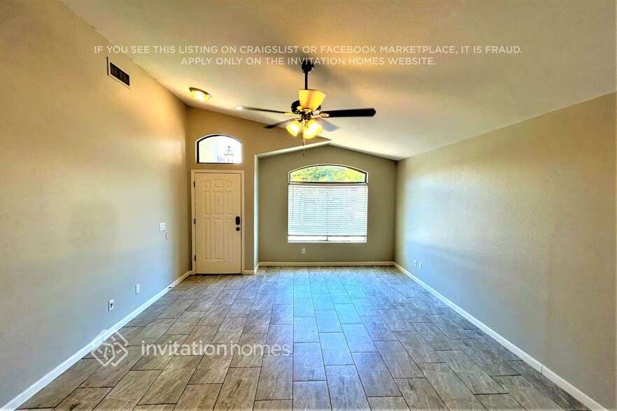 Building Photo - 16005 W Latham St