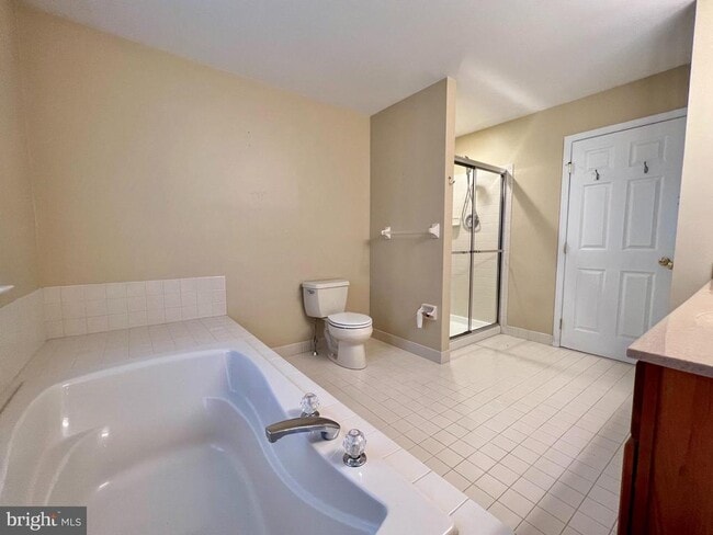 Building Photo - 668 Greycliffe Ln