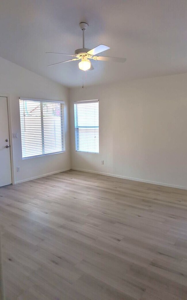 Building Photo - AVAILABLE NOW IN CLEMENTE RANCH!!!!