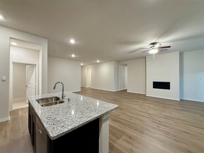 Building Photo - 2025 Eugene St