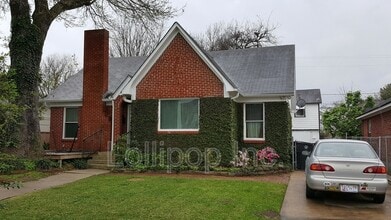 Building Photo - 4330 Coyle St