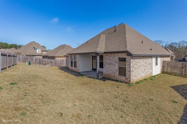 Building Photo - 1141 Green Wood Cir