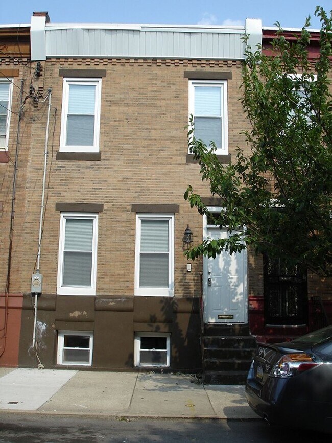 Building Photo - 1321 S 32nd St