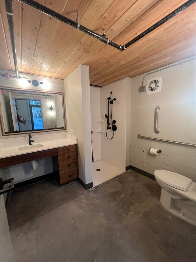 Building Photo - 1/2-Bedroom 1-Bathroom ADA Complient apart...