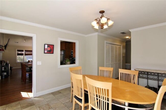 Building Photo - 2565 Camille Dr NE