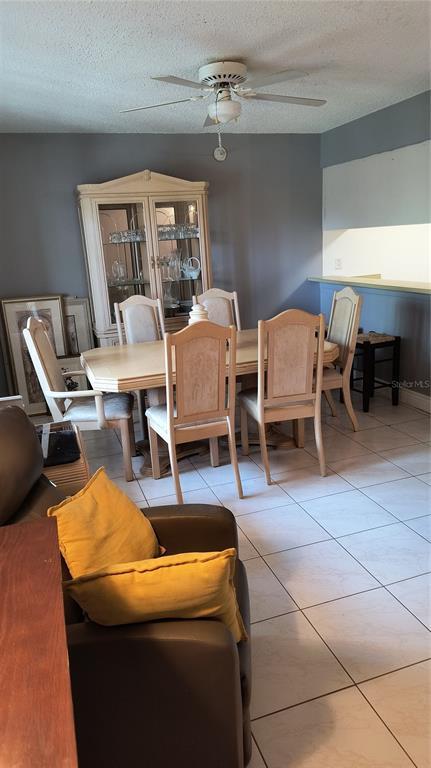 Building Photo - 2525 W Bay Dr