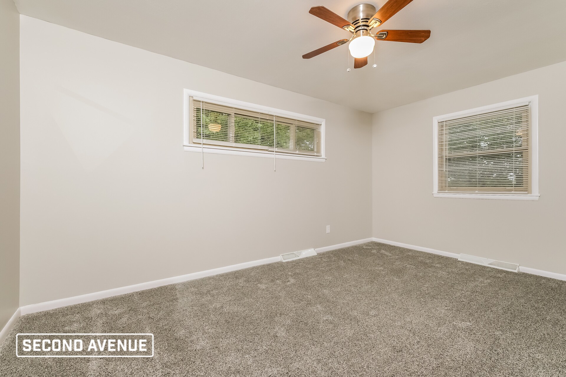 Building Photo - 6241 N Robinhood Ln