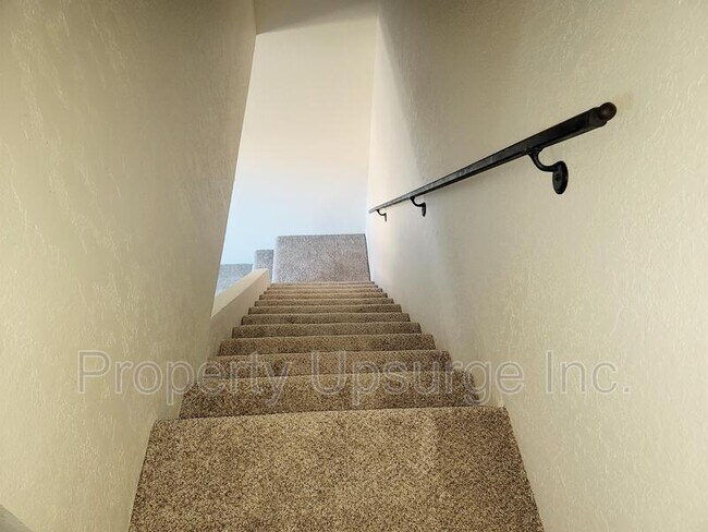 Building Photo - 4400 Dogwood Ln