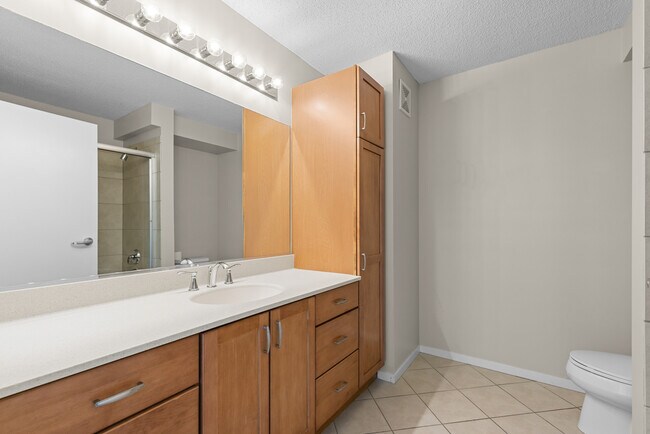 Building Photo - 9715 Woods Dr