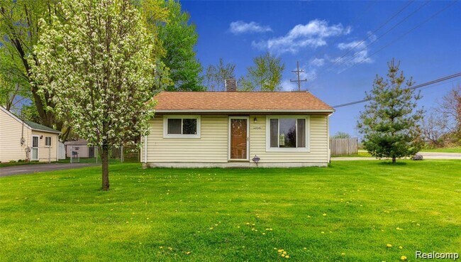Primary Photo - 2516 James Rd