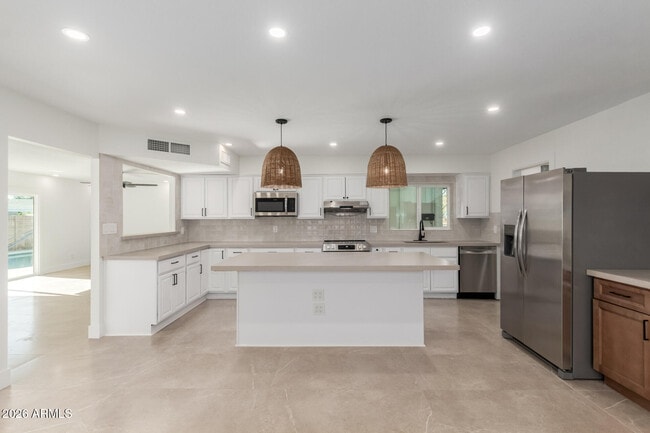 Building Photo - 1103 E Palmcroft Dr