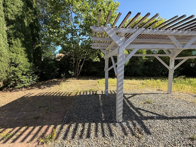 Building Photo - 8475 Wheatland Dr