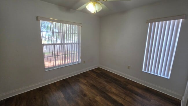 Building Photo - 3 Bed, 2 Bath, 2 Car garage in The Groves at Baytree Community
