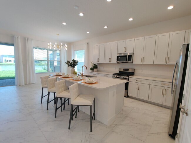 Building Photo - 32792 Tree of Life Ave