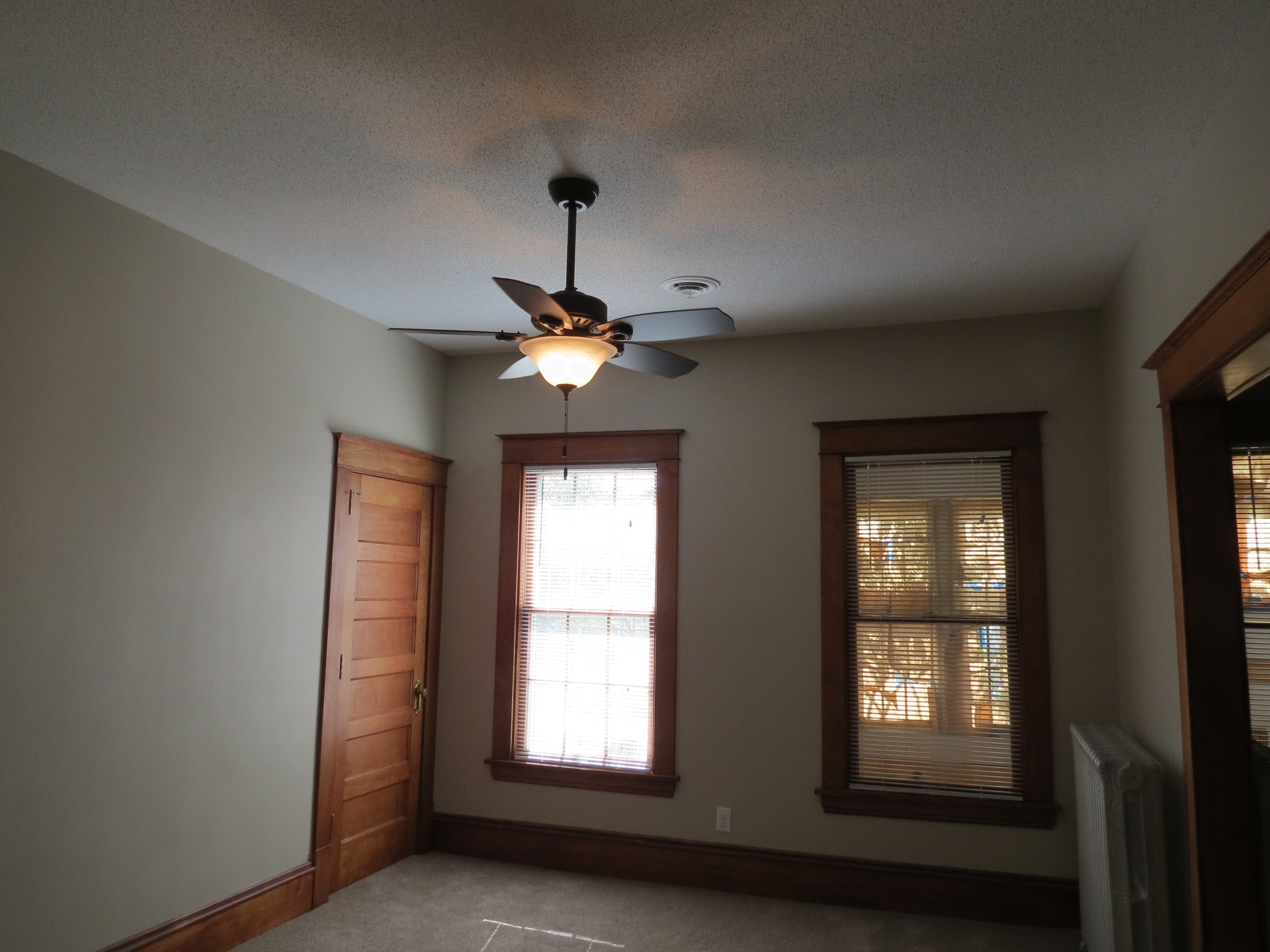 #1 View of Living room - 514 Franklin W Ave
