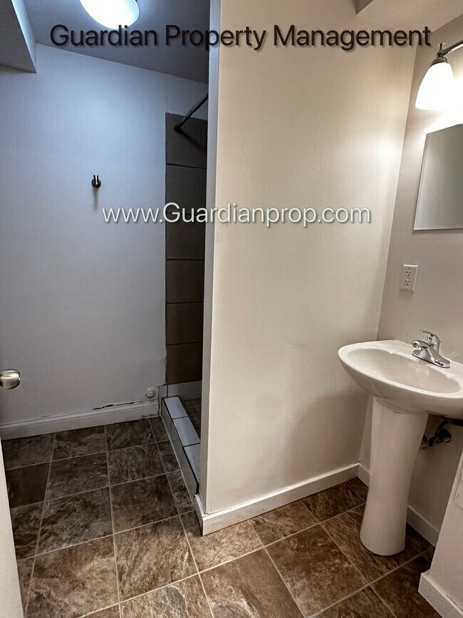 Building Photo - 2944 Quebec Ave S