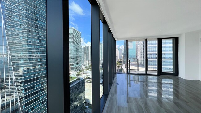 Building Photo - 1451 Brickell Ave