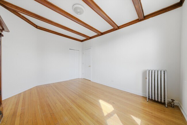 Building Photo - 2453 N Spaulding Ave
