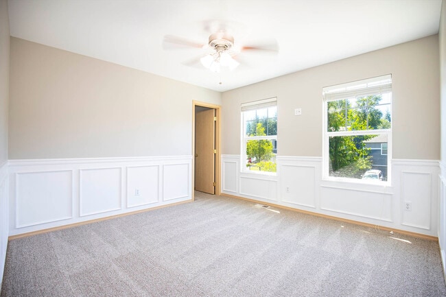 Building Photo - 34604 Cranberry Ct SE