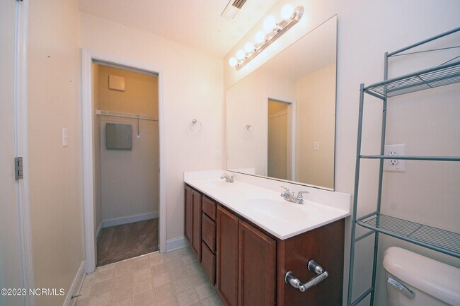 Building Photo - 211 Michel Ct