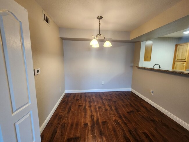 Building Photo - The Perfect One Bedroom, One Bath Condo