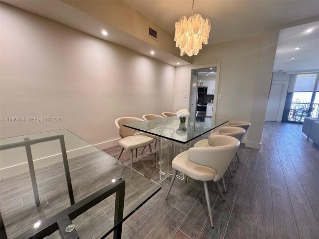 Building Photo - 20281 E Country Club Dr