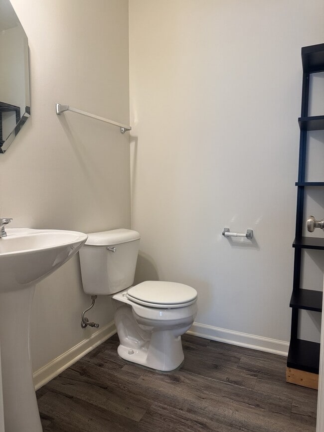 Building Photo - 226 Wildmeadow Ln