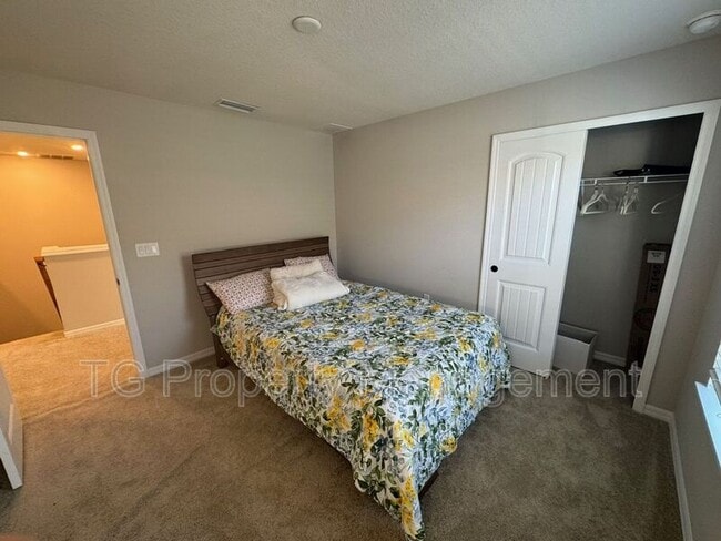 Building Photo - 217 Red Barn Rd