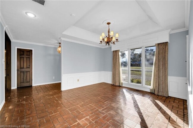 Building Photo - 2411 S 46th St