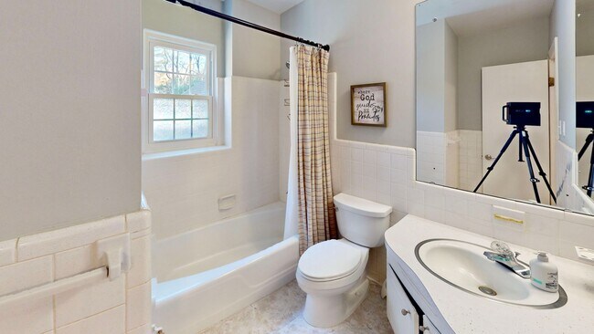 Building Photo - 2844 Goneaway Rd