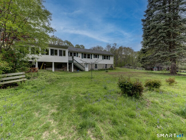 Building Photo - 384 Woodland Rd