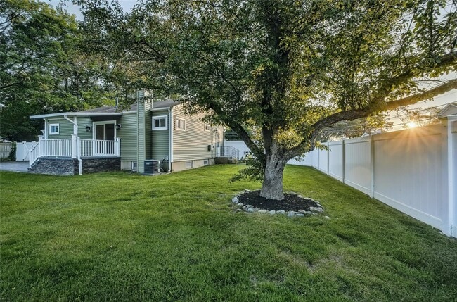 Building Photo - 22 S Haven Dr