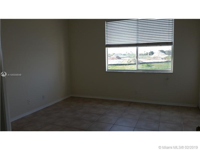 Building Photo - 225 Mallory Ct