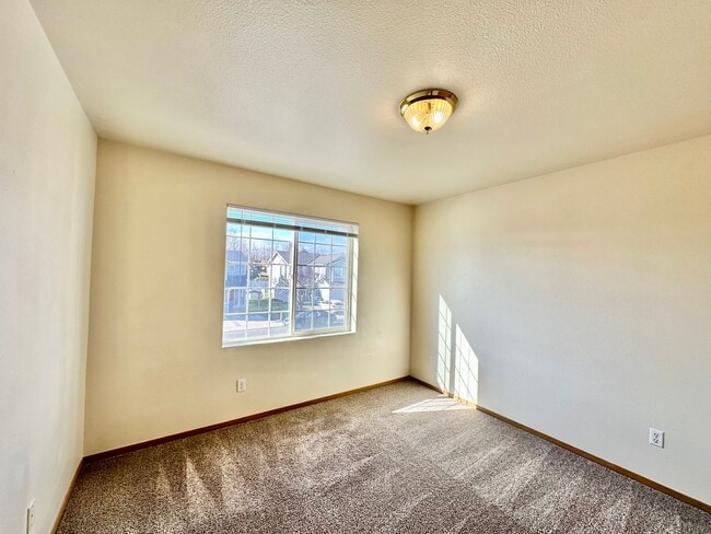 Building Photo - 2106 Yellowstone St