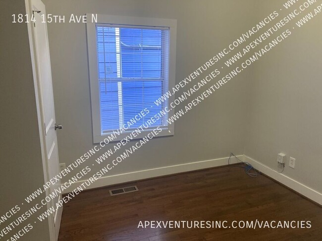 Building Photo - 1814 15th Ave N